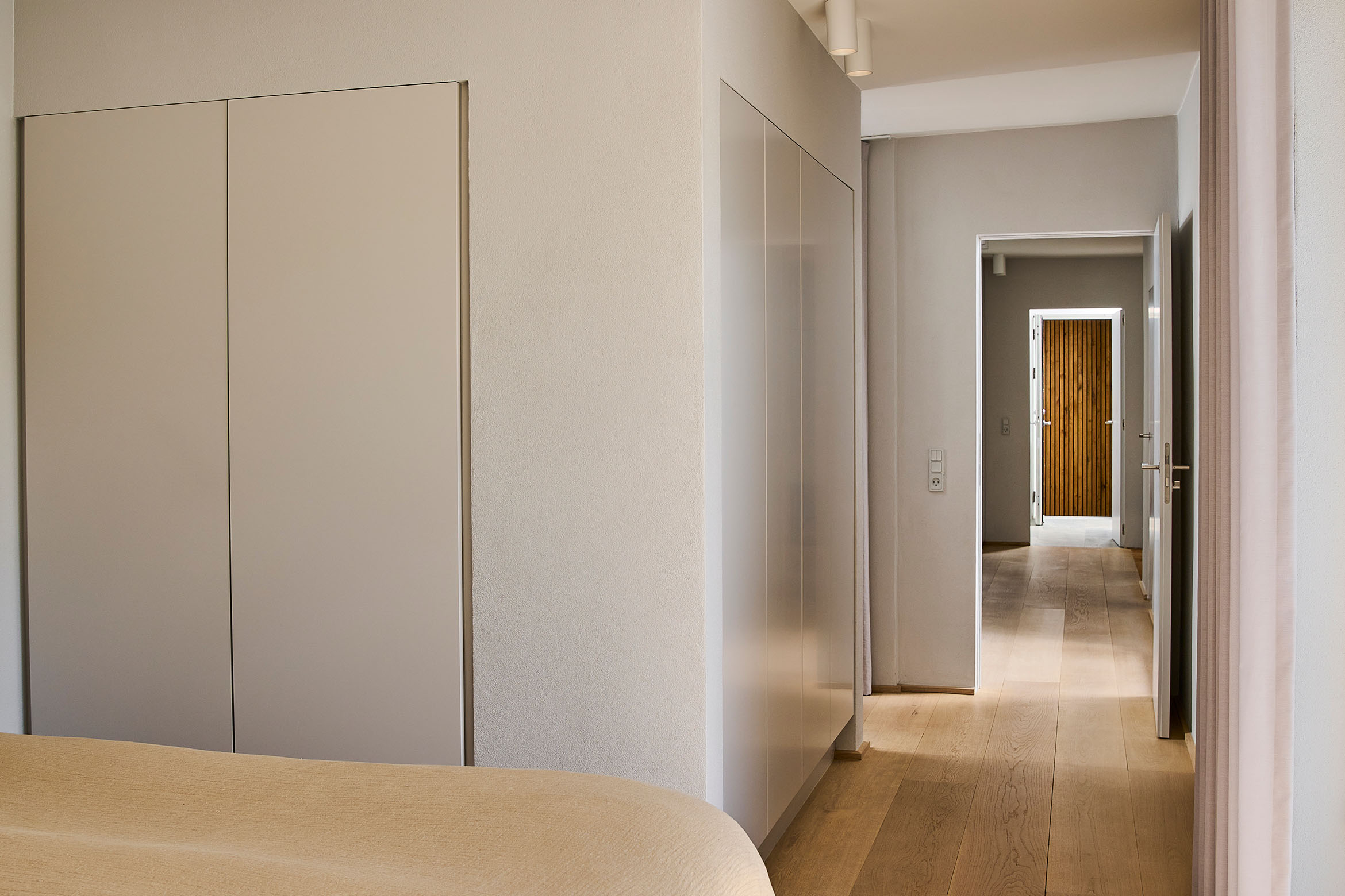 Wide JKE CASE RY 047