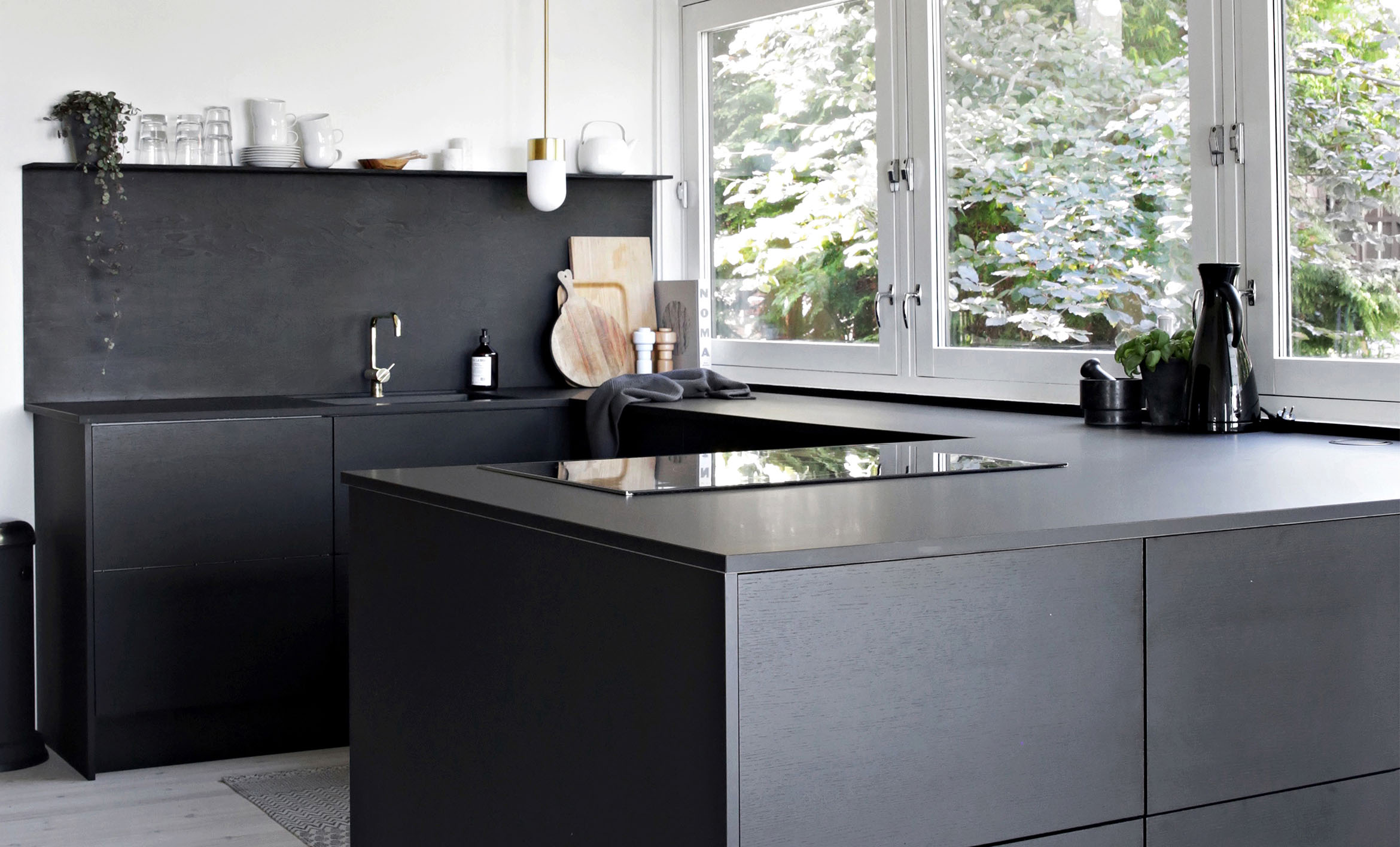 Gal Black Kitchen Bilde 11