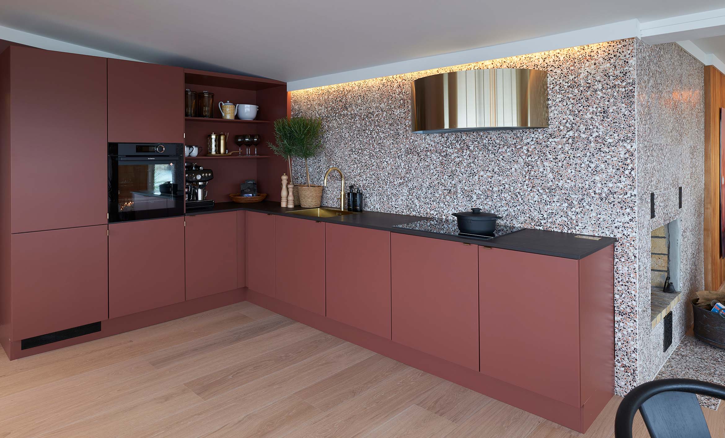 Wide Larvik Etterbilder TMM 03394